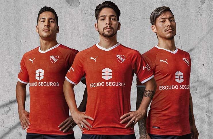 🇦🇷 Independiente revela su camiseta 2021-22 con 18 estrellas alrededor de  su escudo